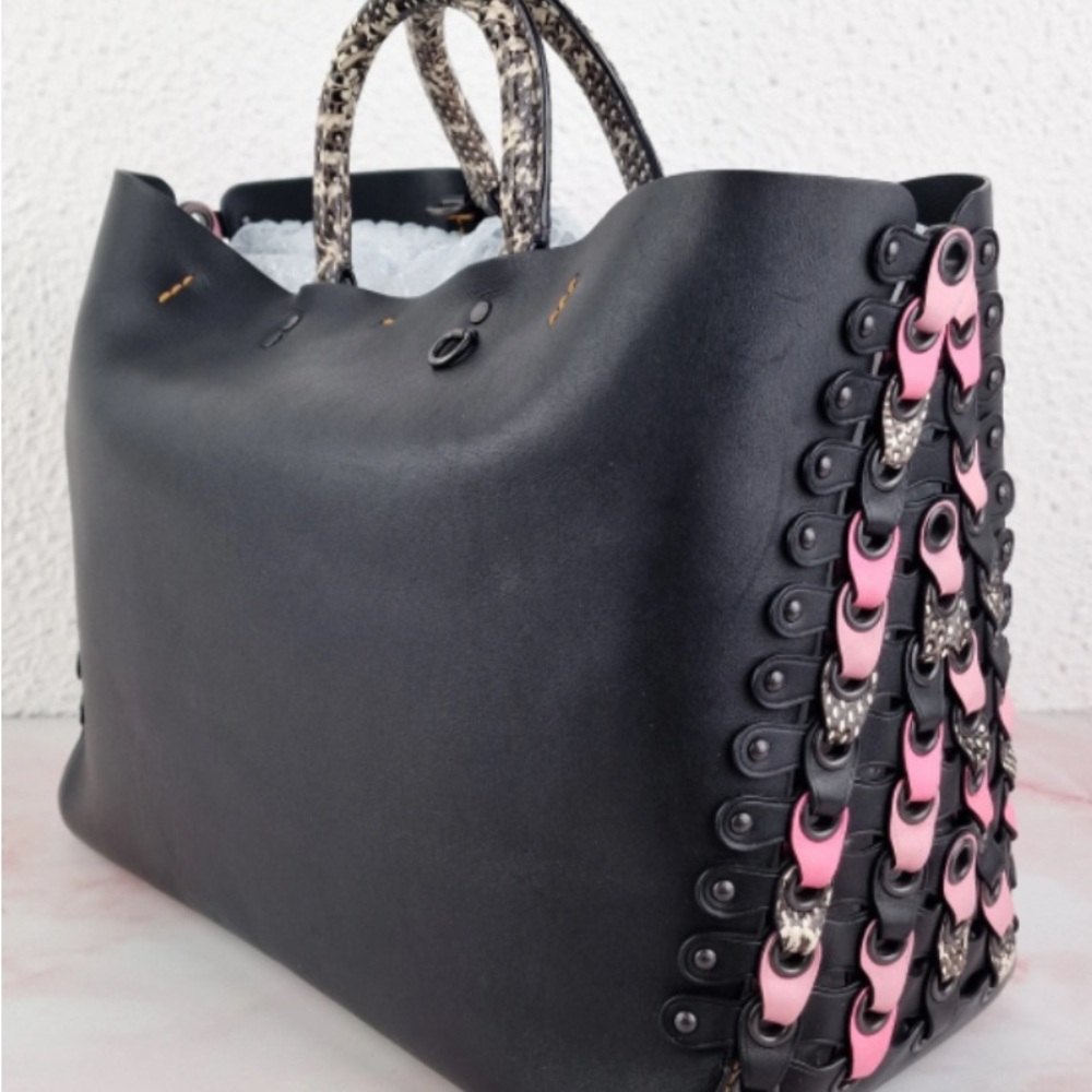 COACH ROGUE TOTE with LINKS COMES WITH POUCH and dust bag